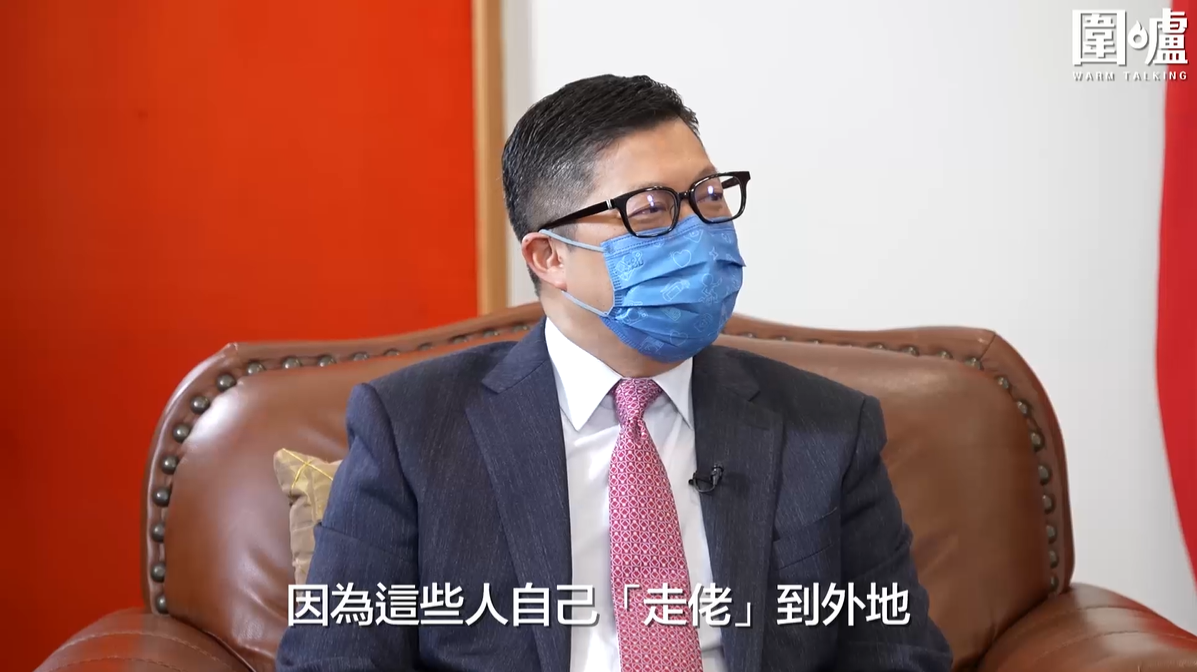 邓炳强接受采访 图丨橙新闻