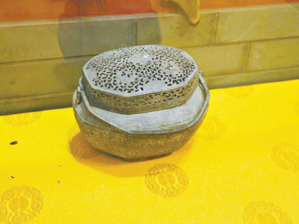 八角形手炉(图5)