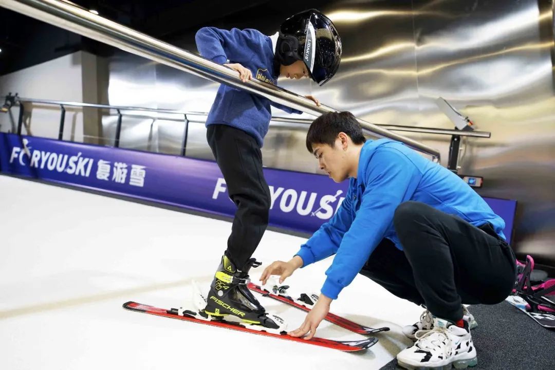 爱游戏- 爱游戏体育- AYX爱游戏体育官方网站全国高山滑雪锦标赛 选手强势包揽男女冠军