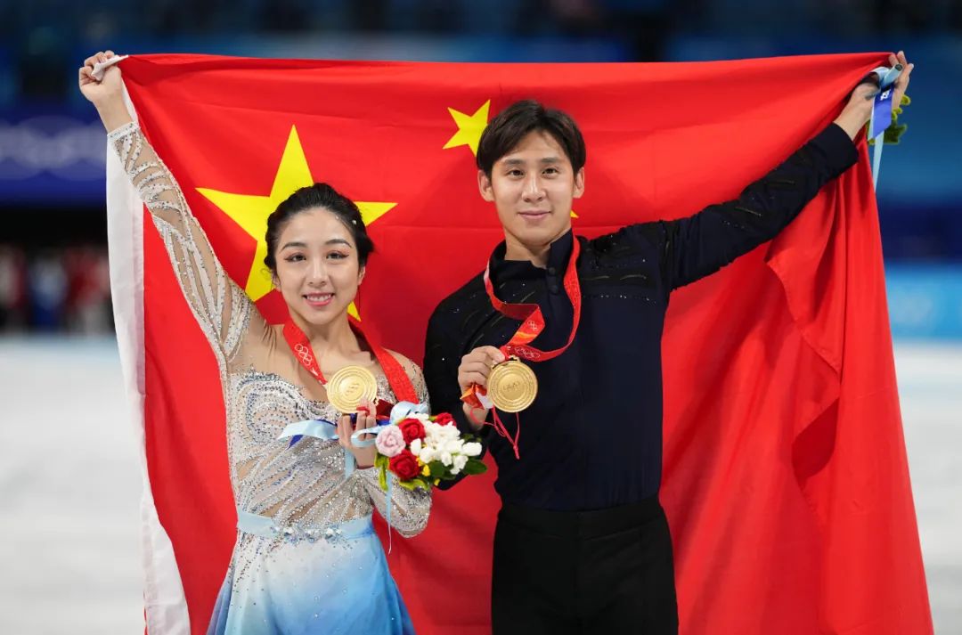 2009年9月的全国花滑锦标赛上,两人以黑马姿态获得了全国冠军,随后的