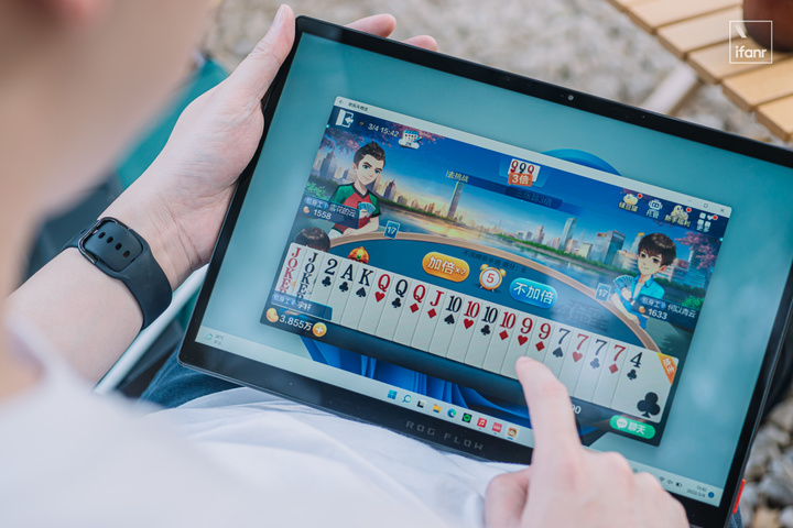 Android平板在
超过iPad之前,请先
战胜Windows