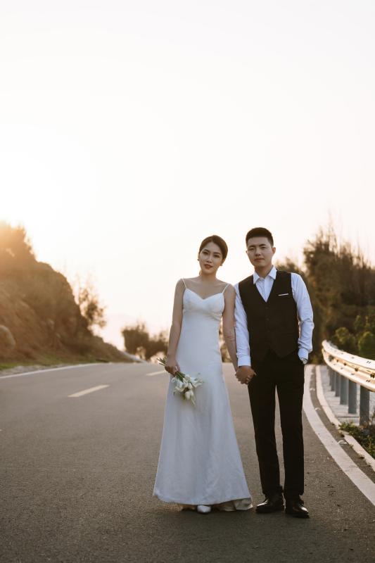 王修端和郑颖的婚纱照.受访者 供图