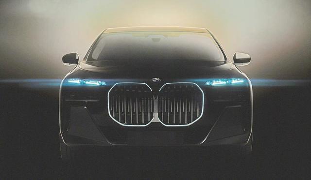 宝马旗舰电动轿车 i7 外观曝光:配大鼻孔、分体式灯组