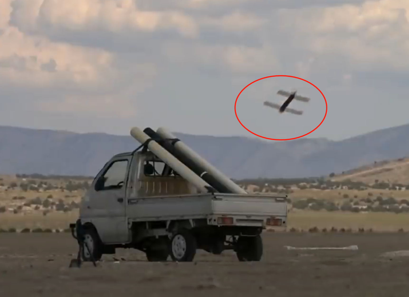 美军“弹簧刀”无人机测试画面（美国国家广播公司）
