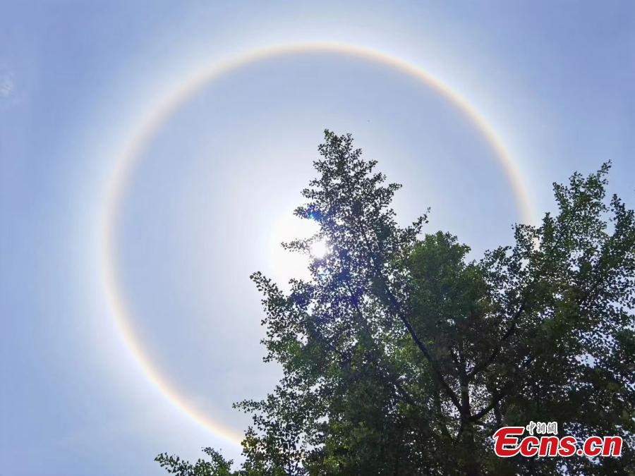 <p>A halo, an optical illusion that appears around the sun, is seen in the sky in southwest China's Sichuan Province, April 28, 2022.  (Photo: China News Service/Liang Bo)</p>