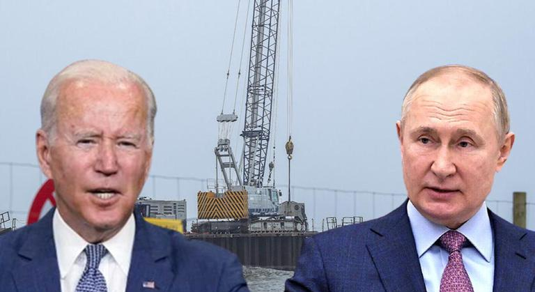 拜登和普京(右)