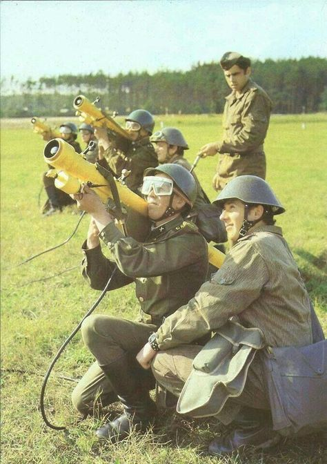 东德人民军当年装备的9k38“针”式防空导弹