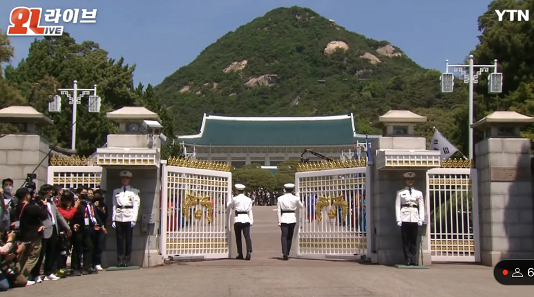 5月10日，青瓦台对公众开放画面（韩国YTN电视台）