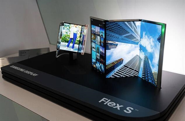 三星卷轴技术首次亮相:拉开秒变带鱼屏