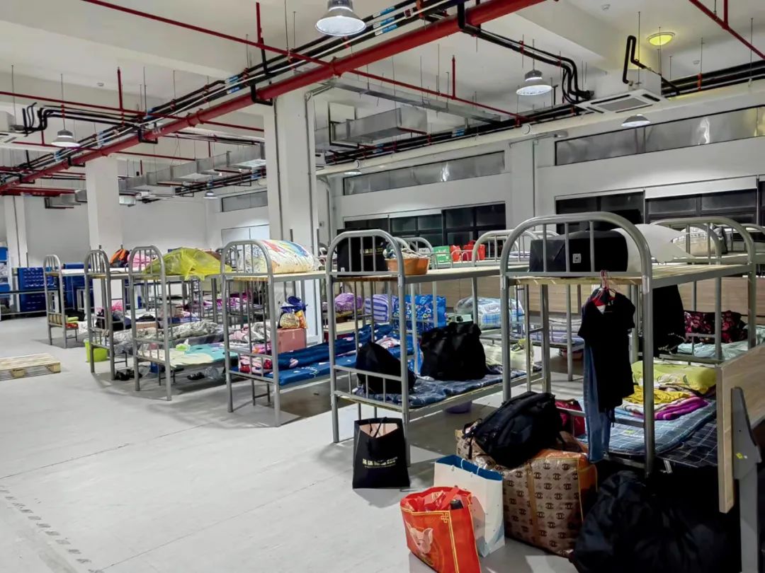 复星诊断科技（上海）有限公司购买高低床安置驻厂员工。图/受访者提供