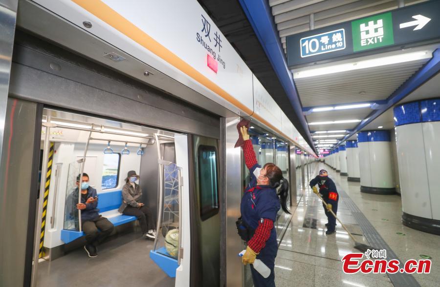 <p>Cleaning staff disinfect a subway station in Beijing, May 12, 2022. Beijing has closed some subway stations to curb its COVID-19 outbreak.  (Photo: China News Service/Jia Tianyong)</p>