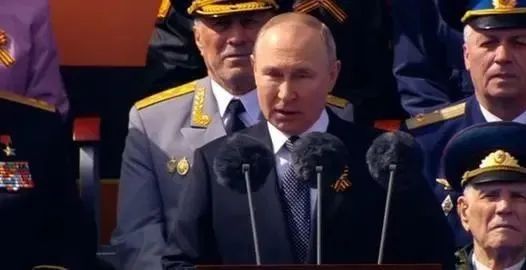·5月9日，普京在俄罗斯胜利日阅兵式上发表讲话。