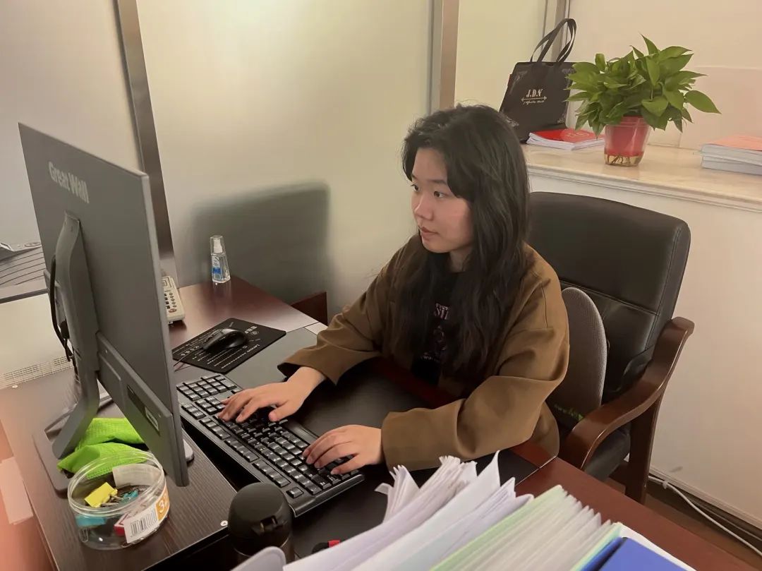 战疫路上最美的一簇萤火王璐敏为你点赞