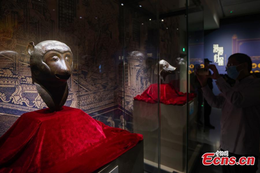 <p>Statues of one of the 12 bronze heads of zodiac animals are on display at Nanjing City Wall Museum, Nanjing, east China's Jiangsu Province, May 17, 2022.  (Photo: China New Service/Yang Bo)</p>