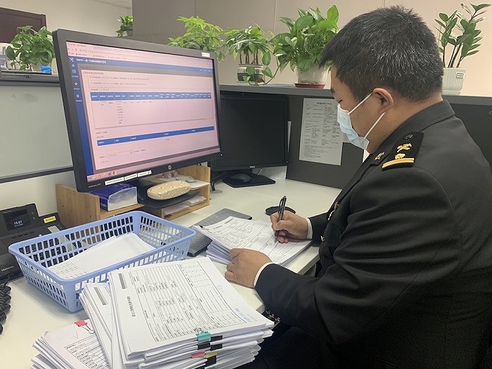 浦东海关优化减免税审核流程助力集成电路企业生产设备等快速投产。图片来源:浦东海关