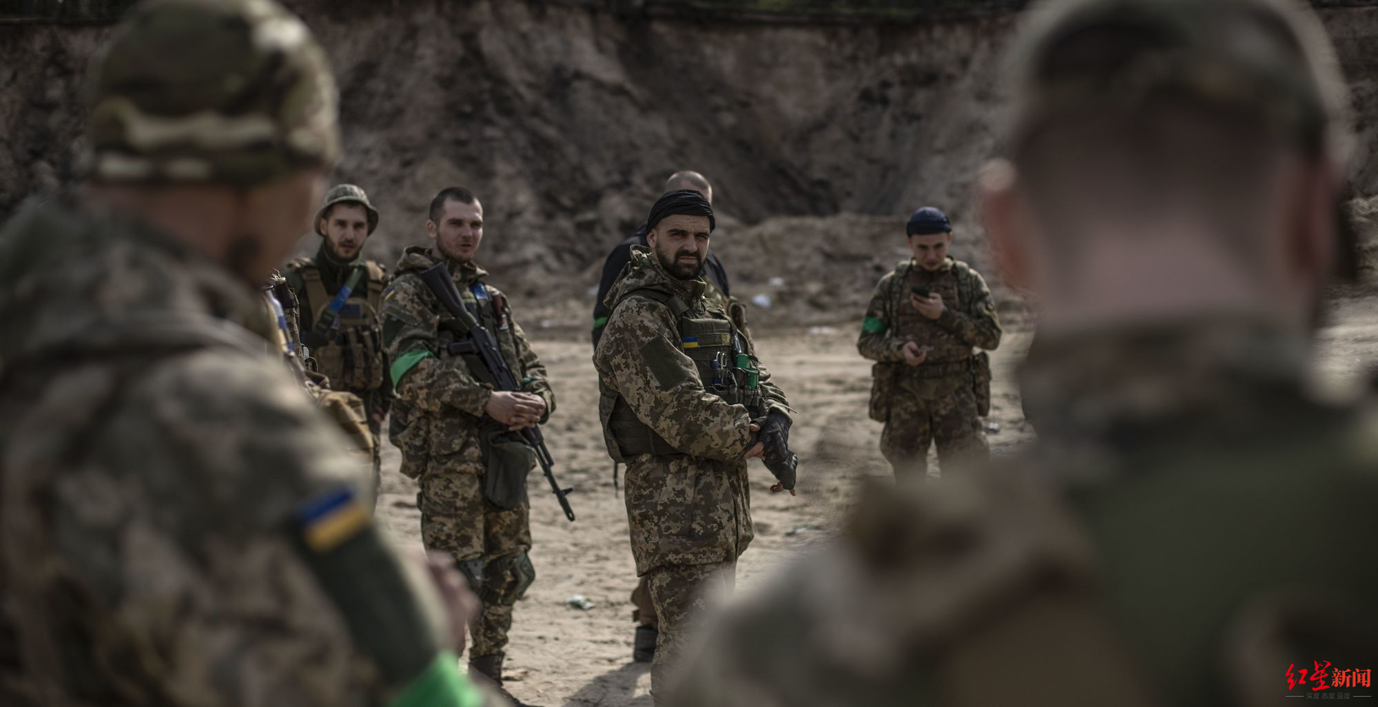 ▲上个月，乌克兰士兵在哈尔科夫郊外进行射击训练