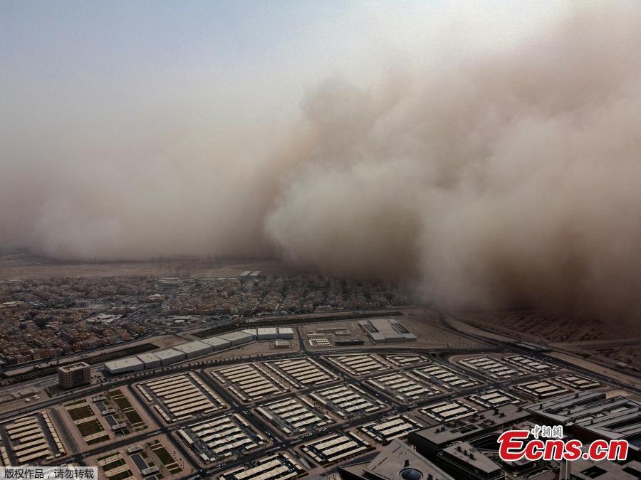 <p>Photo taken on May 23, 2022 shows an aerial view of a massive dust storm advancing into Kuwait City, Kuwait. (Photo/Agencies)</p>
