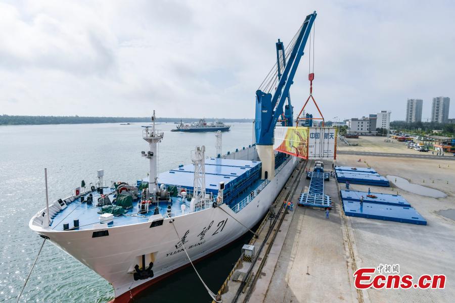 <p>The Long March 5B carrier rocket is transported to the Wenchang Space Launch Center, south China's Hainan Province, May 29, 2022.  (Photo: China News Servie/Luo Yunfei)</p>