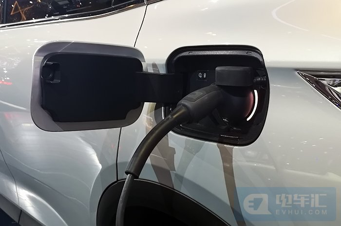 财政部:大力发展新能源汽车 合理把握补贴退坡力度 财政部:大力发展新能源汽车 合理把握补贴退坡力度