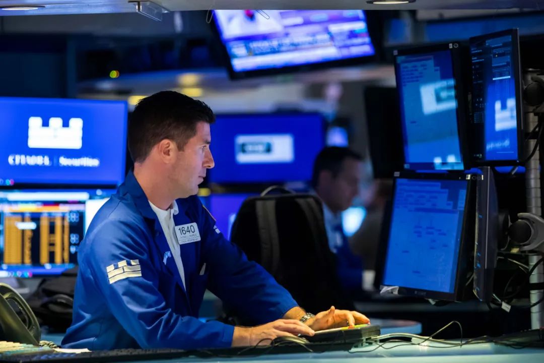 图片来源:新华社发(纽交所供图,考特尼·克罗摄)
