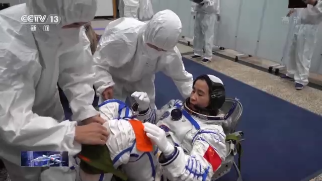 神十四来了！首位“飞天女”刘洋：这10年当了妈妈，从没停止训练