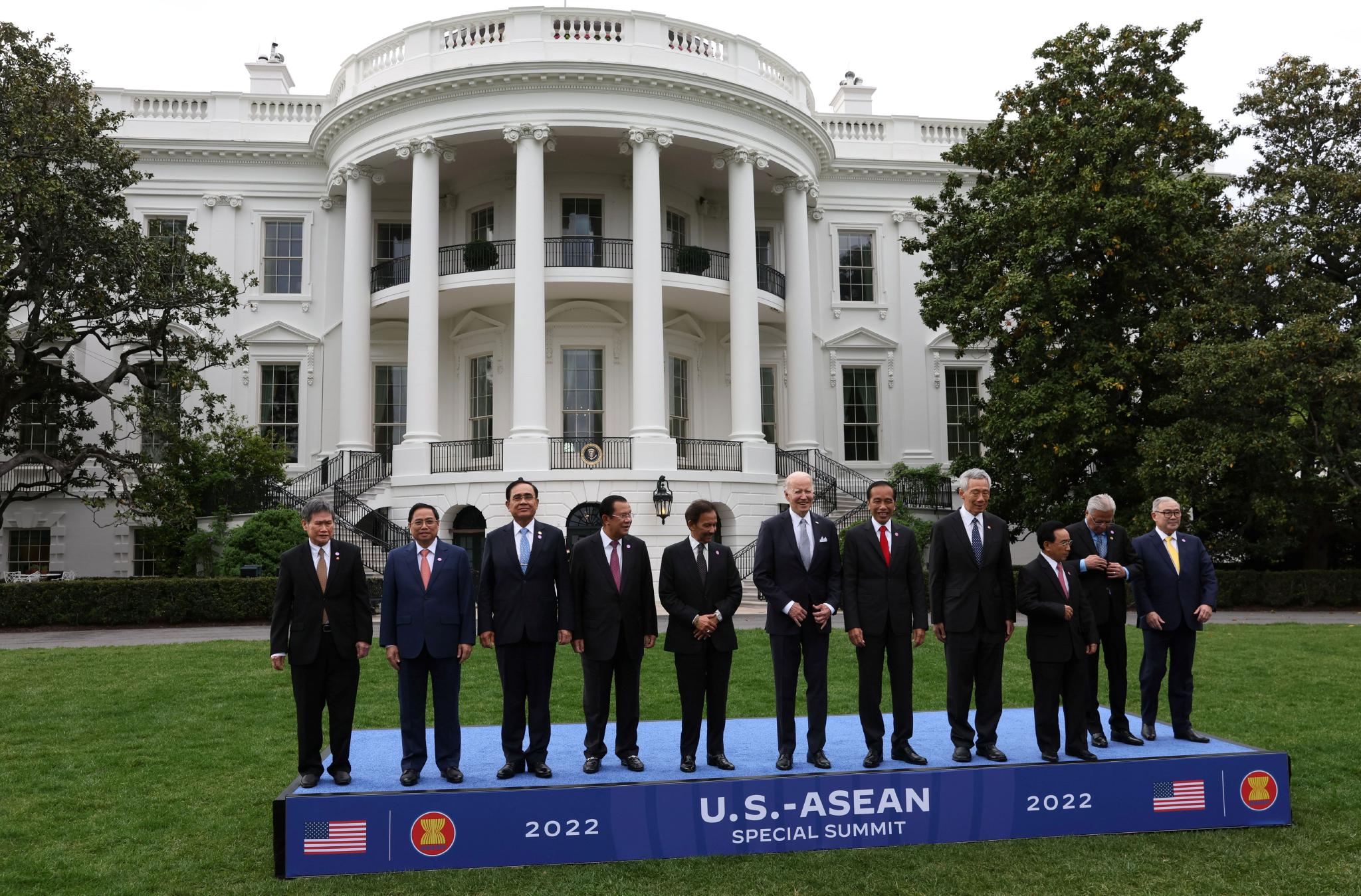 拜登同东盟领导人在白宫合照，图自IC Photo
