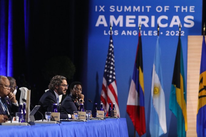 阿根廷外交部长卡菲耶罗出席美洲峰会外长会（图源：卡菲耶罗社交媒体账号）