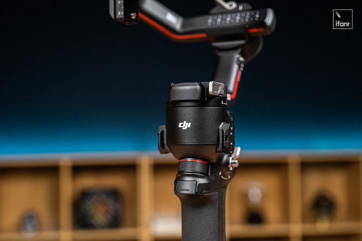 ͼDJI RS3飺ǿˣø