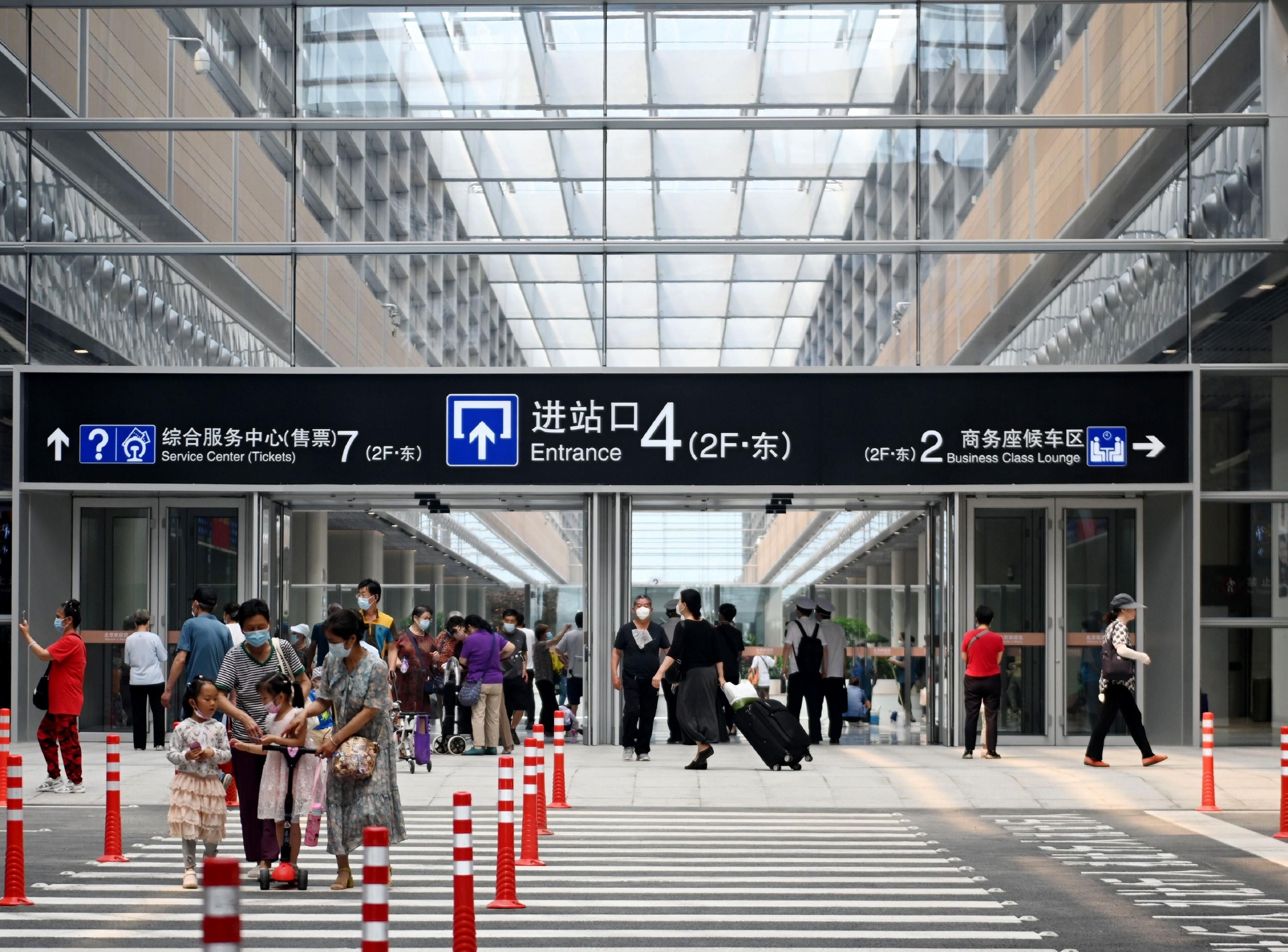 北京丰台站共有5个进站口方便人们进站乘车。董芳忠/摄