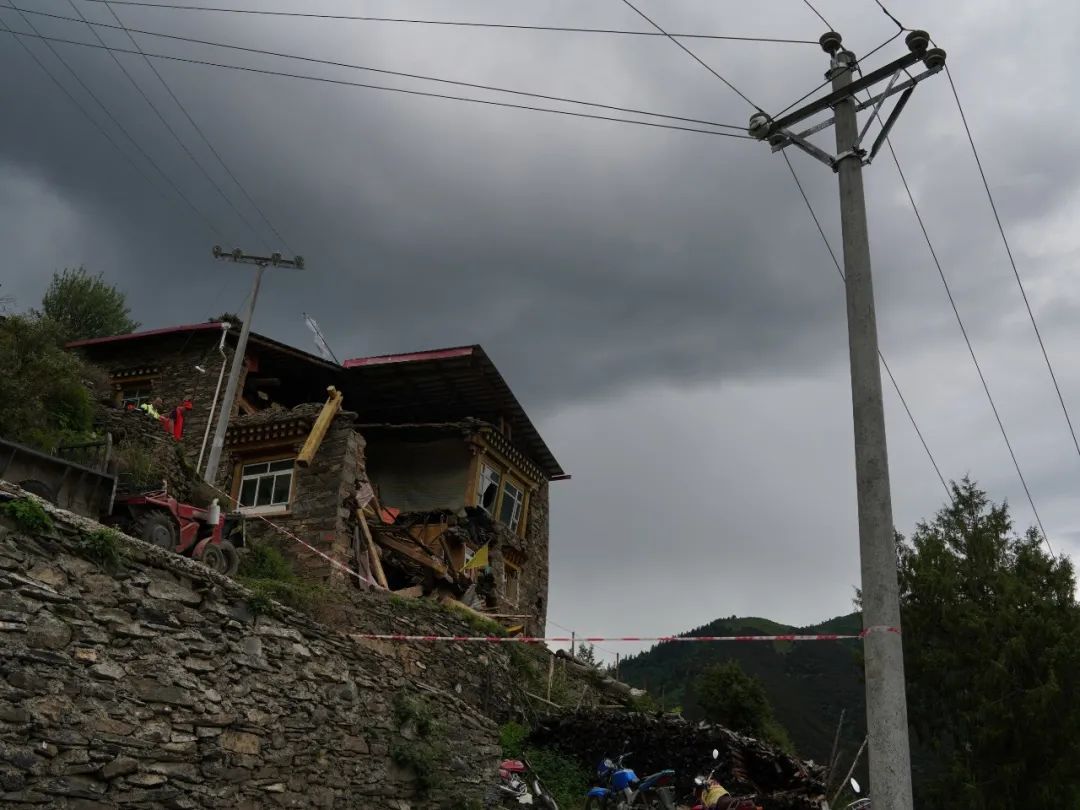 因地震损毁的房屋