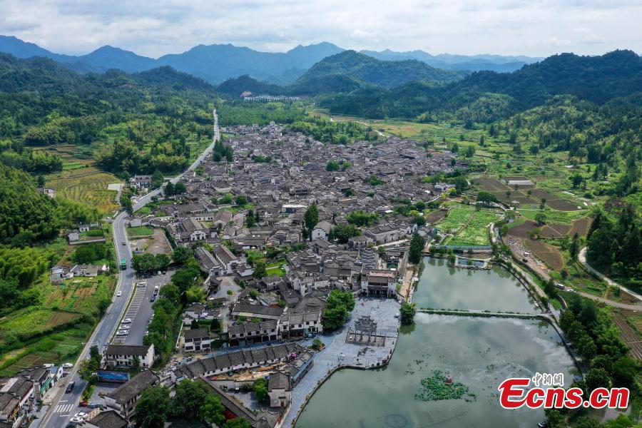 <p>Photo shows charming after-rain scenery of Xidi Village, a traditional Chinese village,in Yixian County of Huangshan City, east China's Anhui Province, June 23, 2022. (Photo: China News Service/Shi Yalei)</p>