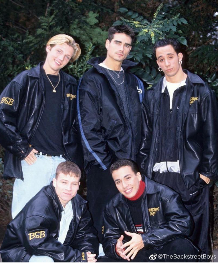 （后街男孩成员合照  图源：后街男孩微博）