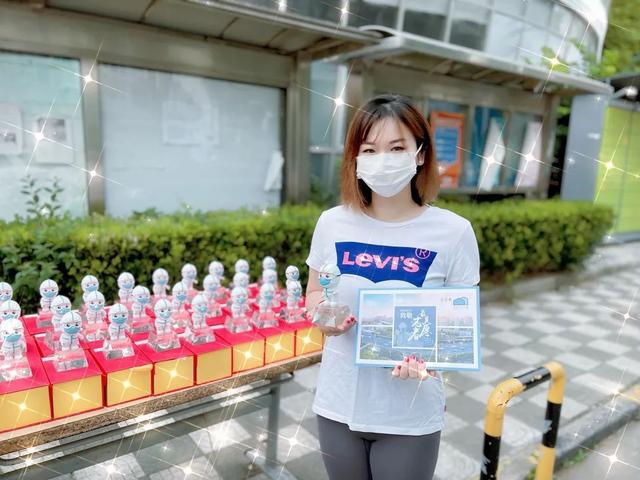 专属定制!宝山这个小区志愿者收到一份“特殊礼物”(图6) 专属定制!宝山这个小区志愿者收到一份“特殊礼物”(图6)