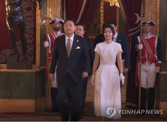 首访不顺?韩媒:一天被取消两场会谈,尹锡悦“等30多分钟后离开”