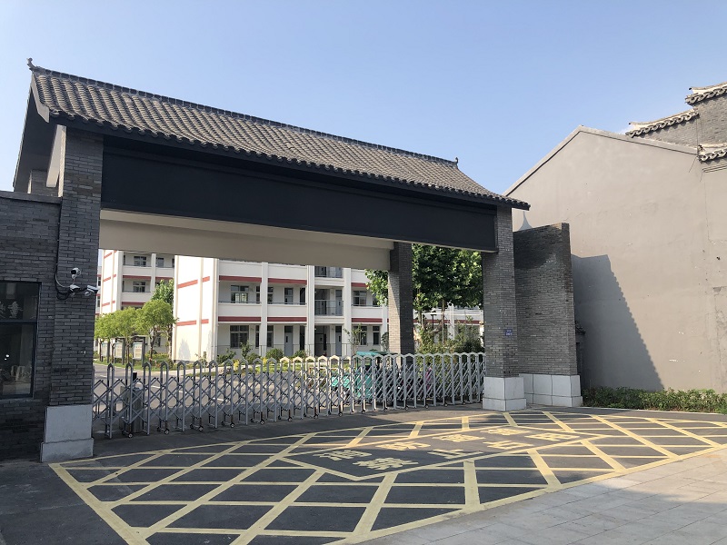 来龙镇初级中学,图片来源:时代财经拍摄