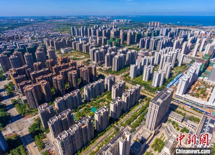 资料图:航拍海口西海岸房地产项目。 骆云飞 摄