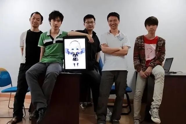 　　▲早期米哈游团队成员?来源：网络