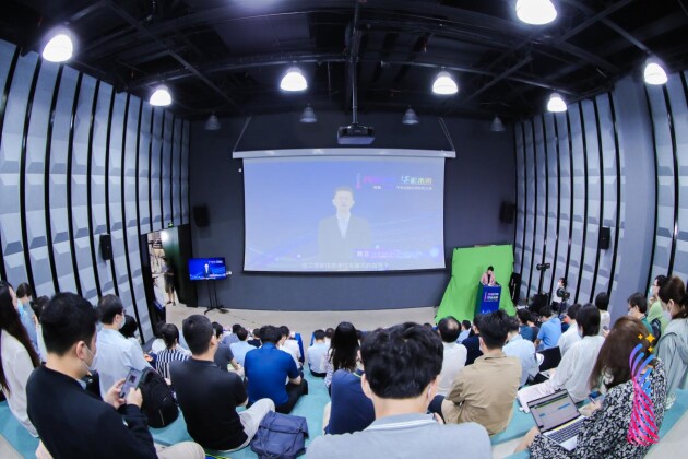 (“光华杯”线下直播现场)