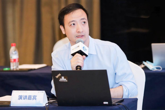 ▲广域铭岛云平台事业部负责人陈罗杰现场发言