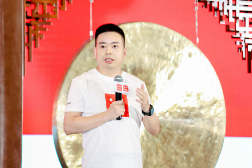 名创优品集团董事会主席兼首席执行官叶国富