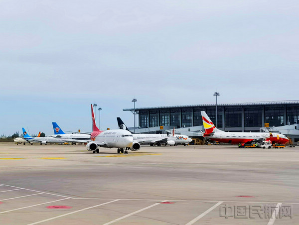 飞机场是航空公司建造的吗 82e7-425c01517f38e10b47e2080b78480378.jpg