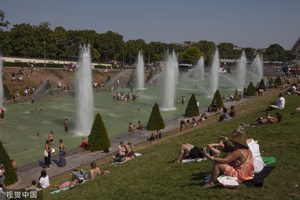 遭遇极端酷热天气，法国政府要重罚开空调又开门商家