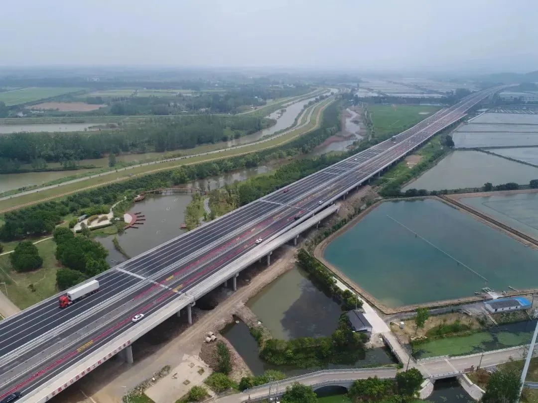 合宁高速改扩建工程滁河大桥建成通车,合宁高速实现全线八车道通行;徐