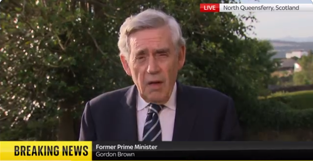 英国前首相布朗接受天空新闻采访