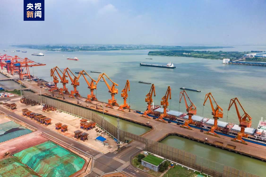 1-7月长江干线港口完成货物吞吐量超20亿吨