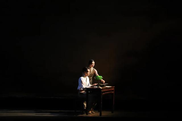 交响曲是什么样的 4fc0-6ad570ccefa096f85fd1c0db6a2f447b.jpg