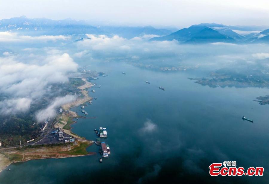 <p>The dam will accelerate water discharge to 500 million cubic meters into the middle and lower reaches of the Yangtze River over the next five days.</p>