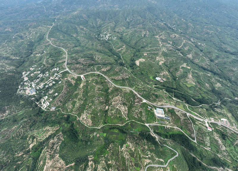 product-1-1 河北邢台 山区村路畅 群众生活美