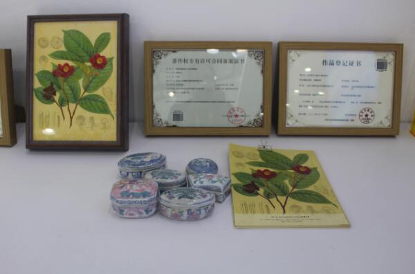 冯澄如、牧野、史晨旭等画家的衍生品展示