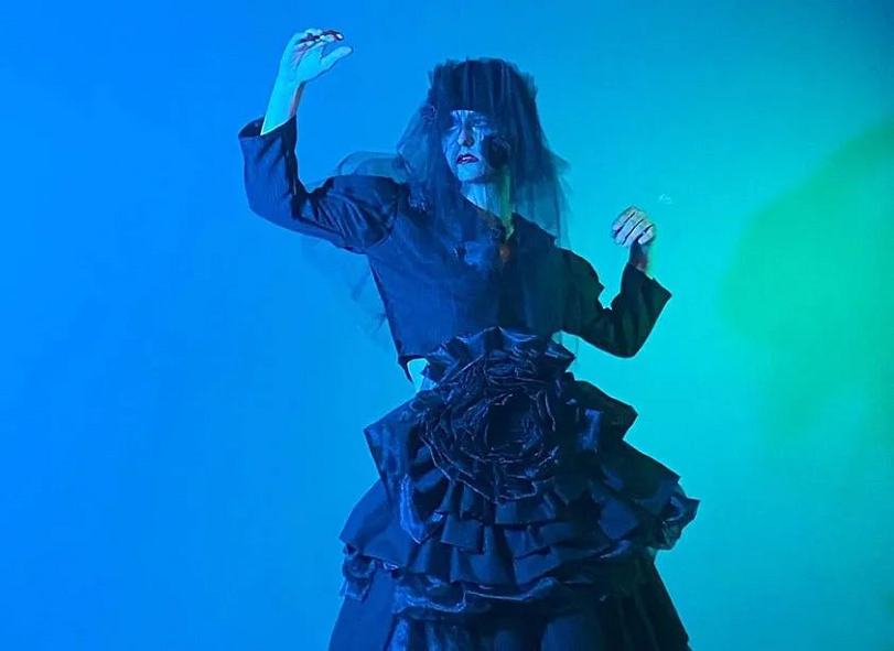 Dian Zhuang设计作品“Black Wedding Dress”